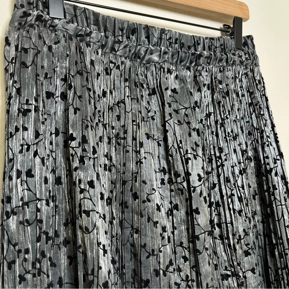 VTG 90s Stonebridge Women Whymsigoth Skirt Medium Silver Velvet Floral Vamp Mood - Picture 2 of 9